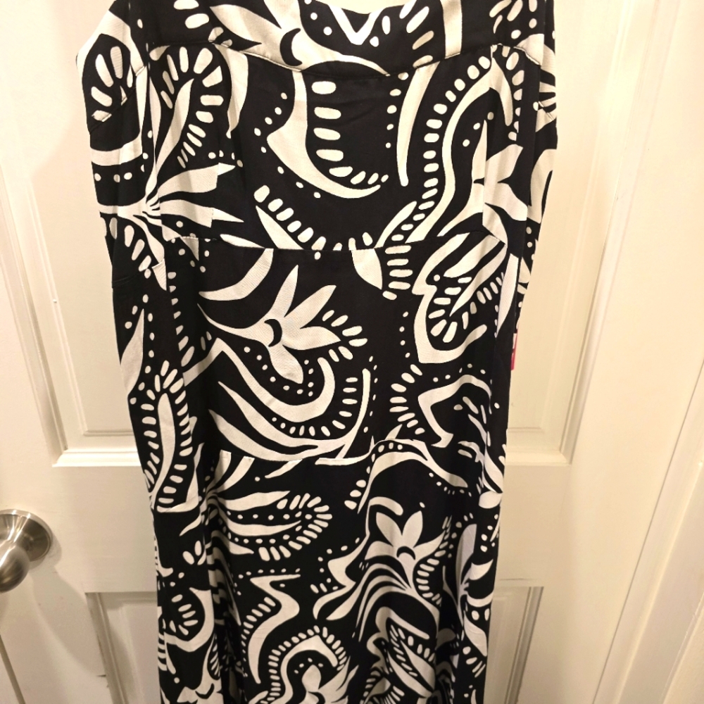 Vince Camuto Black and White Floral Maxi Dress In Size (M) - Picture 7 of 8